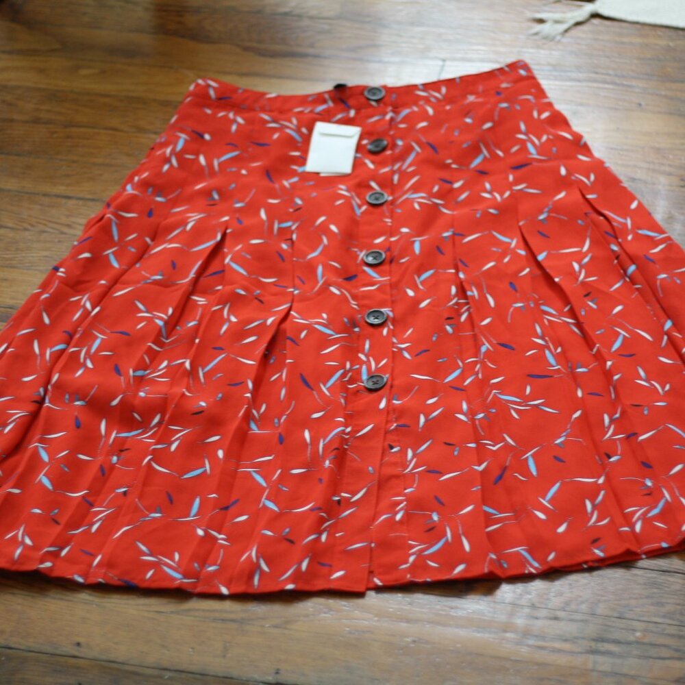 NWT BANANA REPUBLIC Women Size 2 Red Floral Pleated A Line Skirt